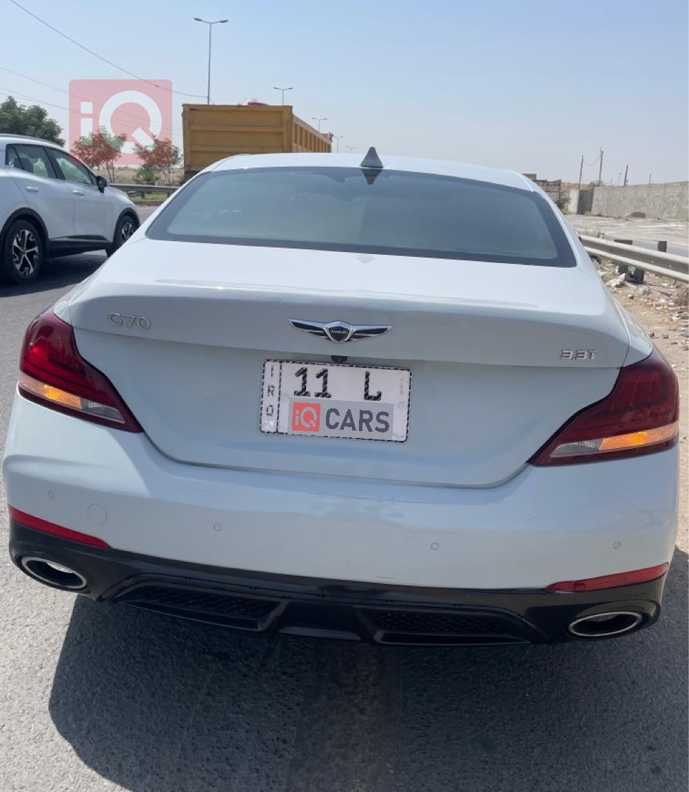 Genesis G70